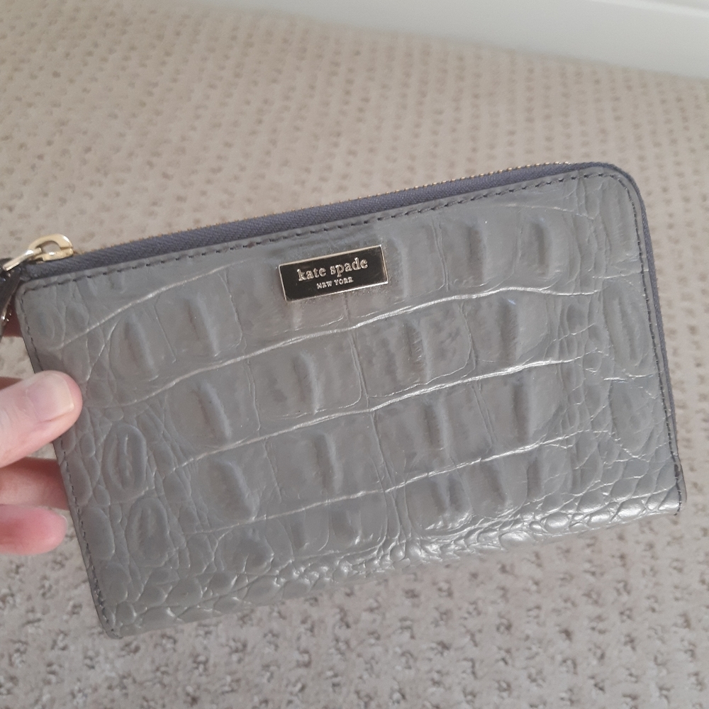 Kate Spade grey leather wristlet wallet